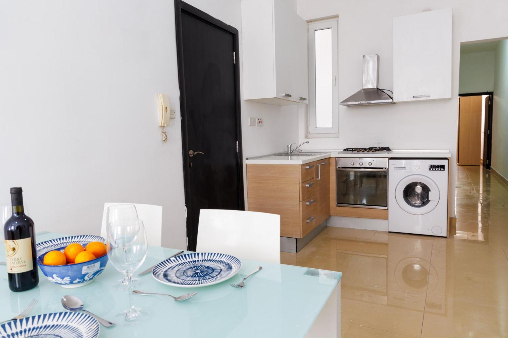 Stylish St.Julians 2 Bedroom Apartment For Rent In The City Centre With Terrace San Ġiljan Extérieur photo