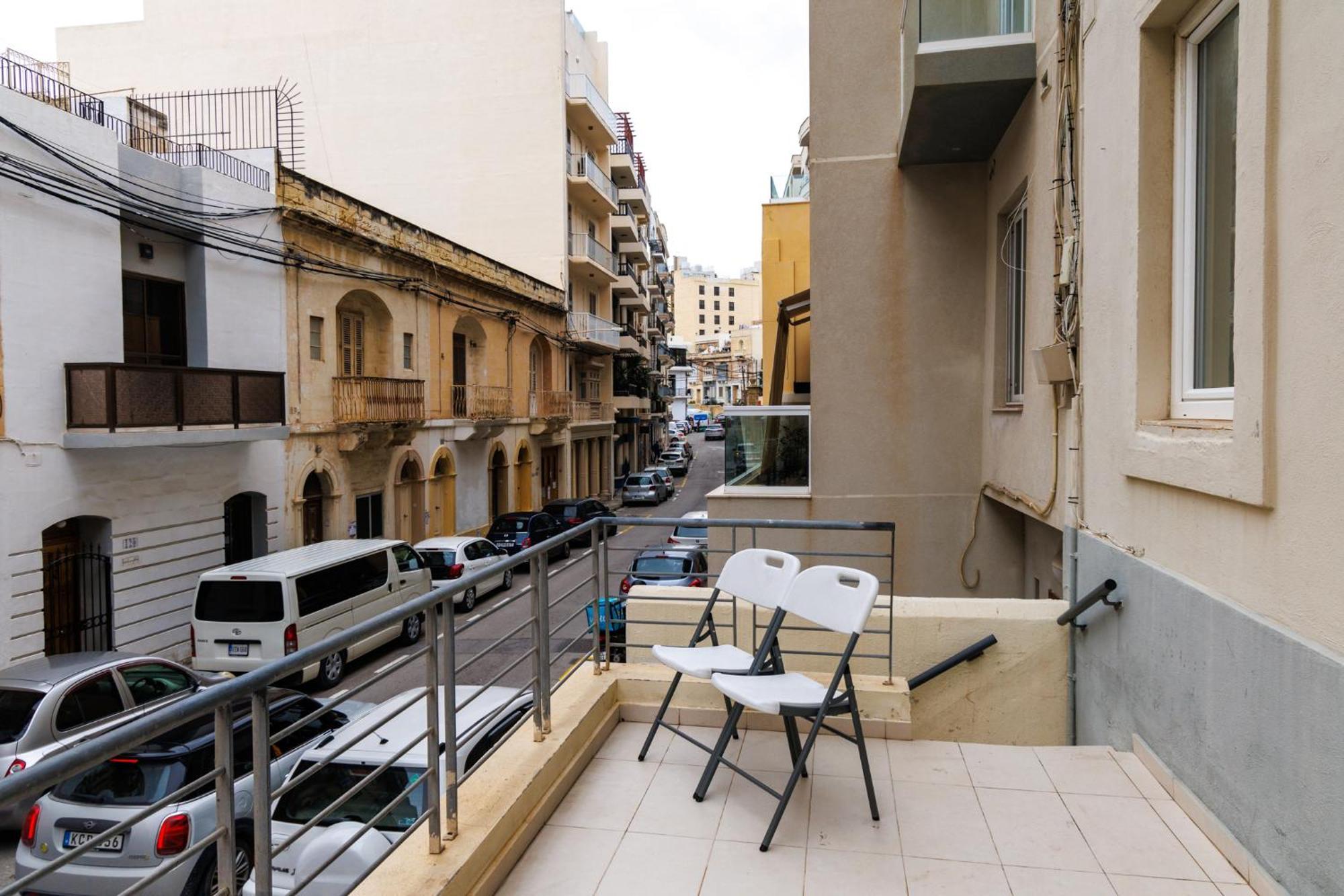 Stylish St.Julians 2 Bedroom Apartment For Rent In The City Centre With Terrace San Ġiljan Extérieur photo